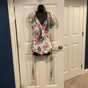 Medium NY & C floral blouse with back tie - NWT